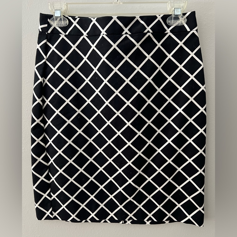 Banana Republic women’s black and white pencil skirt size 2